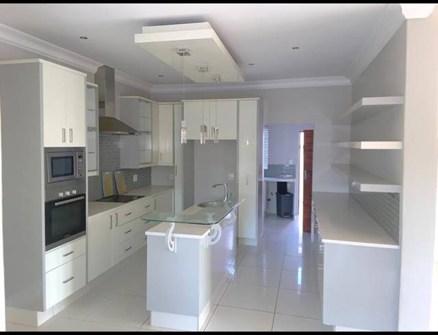 5 BEDROOM HOUSE FOR SALE IN THE REEDS